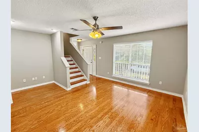 2121 Pin High Dr, Pensacola, FL 32526 - Photo 4