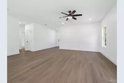 5724 Riviera Dr, Milton, FL 32583 - Photo 12