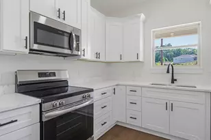 5724 Riviera Dr, Milton, FL 32583 - Photo 2