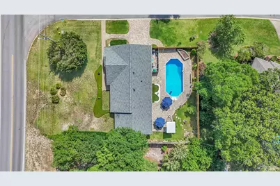 209 Shoreline Dr, Gulf Breeze, FL 32561 - Photo 2