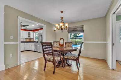 209 Shoreline Dr, Gulf Breeze, FL 32561 - Photo 10