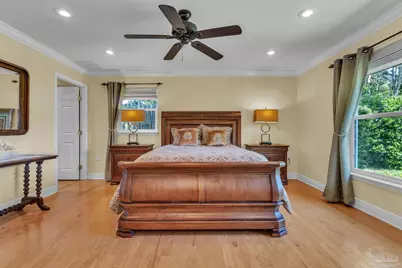 209 Shoreline Dr, Gulf Breeze, FL 32561 - Photo 18