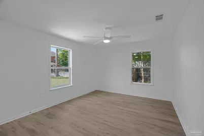 1802 W Godfrey St, Pensacola, FL 32501 - Photo 6