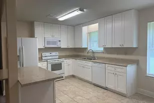 321 Forest Hills Dr, Pensacola, FL 32533 - Photo 2