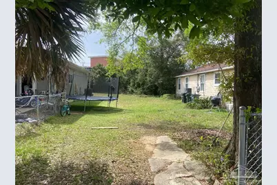 2305 N Spring St, Pensacola, FL 32501 - Photo 2