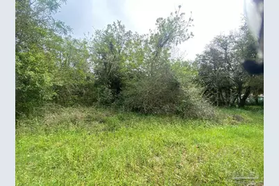 211 Crescent Dr, Pensacola, FL 32503 - Photo 2