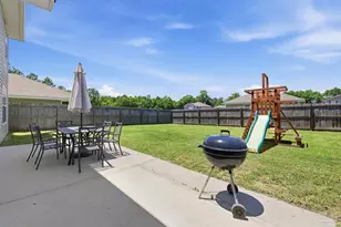 9439 Lutoo Ln, Pensacola, FL 32526 - Photo 10
