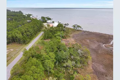 1062 Oyster Bay Dr, Milton, FL 32583 - Photo 4