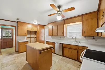 6107 Confederate Dr, Pensacola, FL 32503 - Photo 10