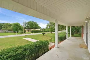 6107 Confederate Dr, Pensacola, FL 32503 - Photo 4