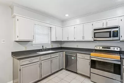 9409 Victoria Ln, Navarre, FL 32566 - Photo 12