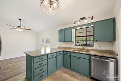 1938 N Iris Ln, Navarre, FL 32566 - Photo 8