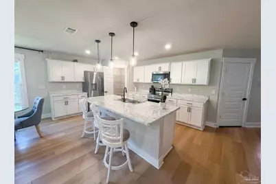 385 Hancock Ln, Pensacola, FL 32503 - Photo 2