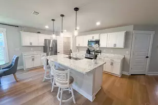 385 Hancock Ln, Pensacola, FL 32503 - Photo 2