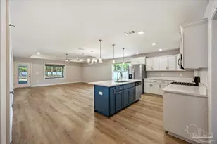 5245 Burt Ln, Pace, FL 32571 - Photo 8