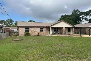 5742 Graymont Ln, Pensacola, FL 32526 - Photo 2