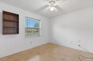 5742 Graymont Ln, Pensacola, FL 32526 - Photo 32