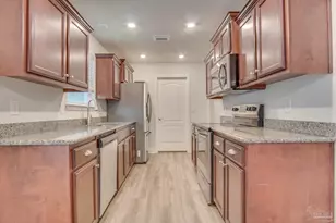 8810 Derby Ln, Pensacola, FL 32534 - Photo 6