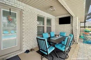 5717 Old Stone Blvd, Milton, FL 32570 - Photo 4