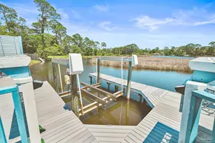 724 Landing Ln, Pensacola, FL 32507 - Photo 36