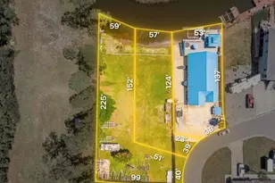 724 Landing Ln, Pensacola, FL 32507 - Photo 2