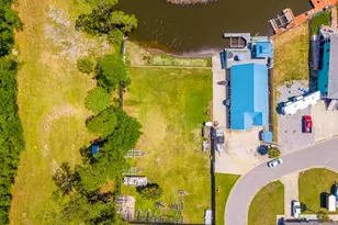 724 Landing Ln, Pensacola, FL 32507 - Photo 1