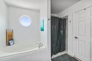 724 Landing Ln, Pensacola, FL 32507 - Photo 14