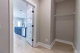 7727 Piper Cir, Milton, FL 32583 - Photo 16