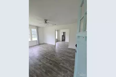 210 S 2nd St, Pensacola, FL 32507 - Photo 2
