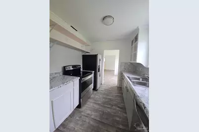 210 S 2nd St, Pensacola, FL 32507 - Photo 4