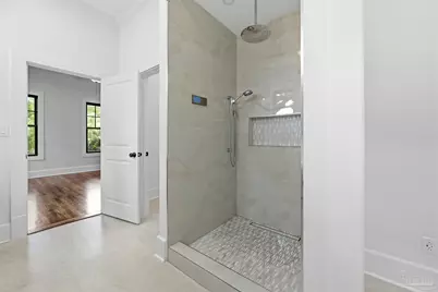 1015 N Reus St, Pensacola, FL 32501 - Photo 8