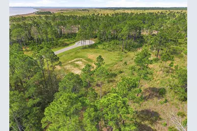 1045 Oyster Bay Dr, Milton, FL 32583 - Photo 4
