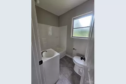 98 S Madison Dr, Pensacola, FL 32505 - Photo 10