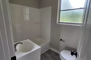 98 S Madison Dr, Pensacola, FL 32505 - Photo 10