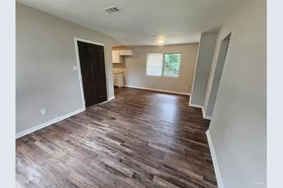 98 S Madison Dr, Pensacola, FL 32505 - Photo 8
