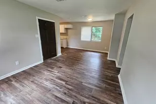 98 S Madison Dr, Pensacola, FL 32505 - Photo 8