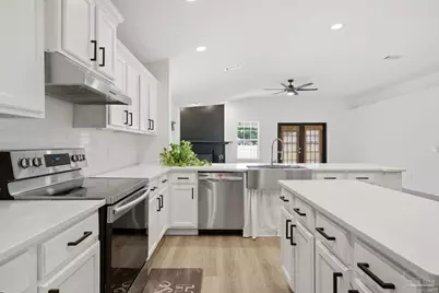 5860 Arch Ave, Pensacola, FL 32526 - Photo 12
