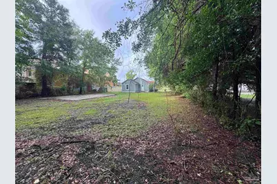 424 Front St, Century, FL 32535 - Photo 46