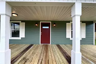 424 Front St, Century, FL 32535 - Photo 12