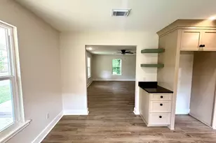 424 Front St, Century, FL 32535 - Photo 20