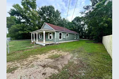 424 Front St, Century, FL 32535 - Photo 44