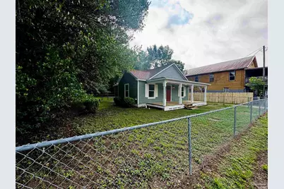 424 Front St, Century, FL 32535 - Photo 6