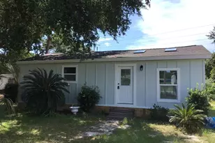 6029 Capitol Dr, Gulf Breeze, FL 32563 - Photo 2