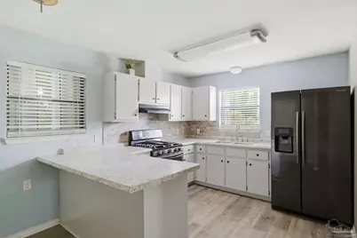 1125 W Scott St, Pensacola, FL 32501 - Photo 6