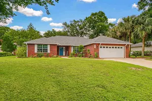 6821 Cedar Lake Dr, Pensacola, FL 32526 - Photo 2