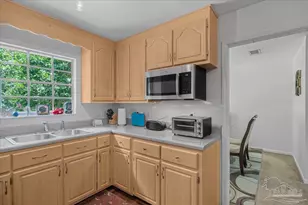 6209 E Shore Dr, Pensacola, FL 32505 - Photo 18