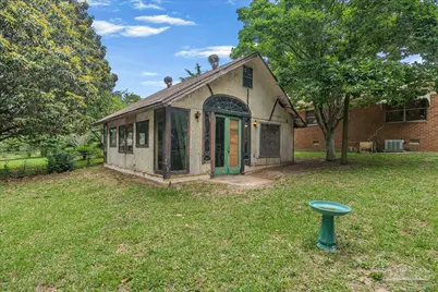 6209 E Shore Dr, Pensacola, FL 32505 - Photo 32