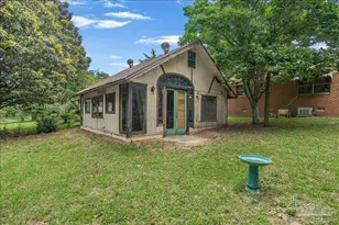 6209 E Shore Dr, Pensacola, FL 32505 - Photo 32