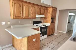 6000 Yellow Rose Dr, Pensacola, FL 32526 - Photo 6
