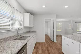 5176 Emmaline Ln, Milton, FL 32570 - Photo 12